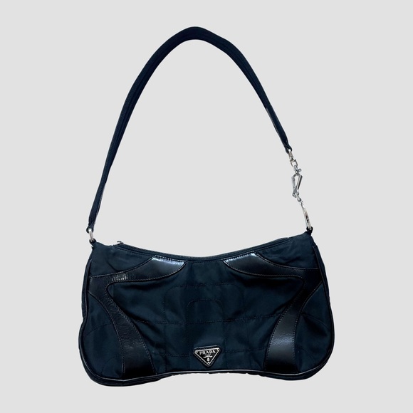 [SOLD]RARE FW2000 VINTAGE PRADA NERO QUILTED NYLON SHOULDER BAG WITH LEATHER TRM - Picture 1 of 12